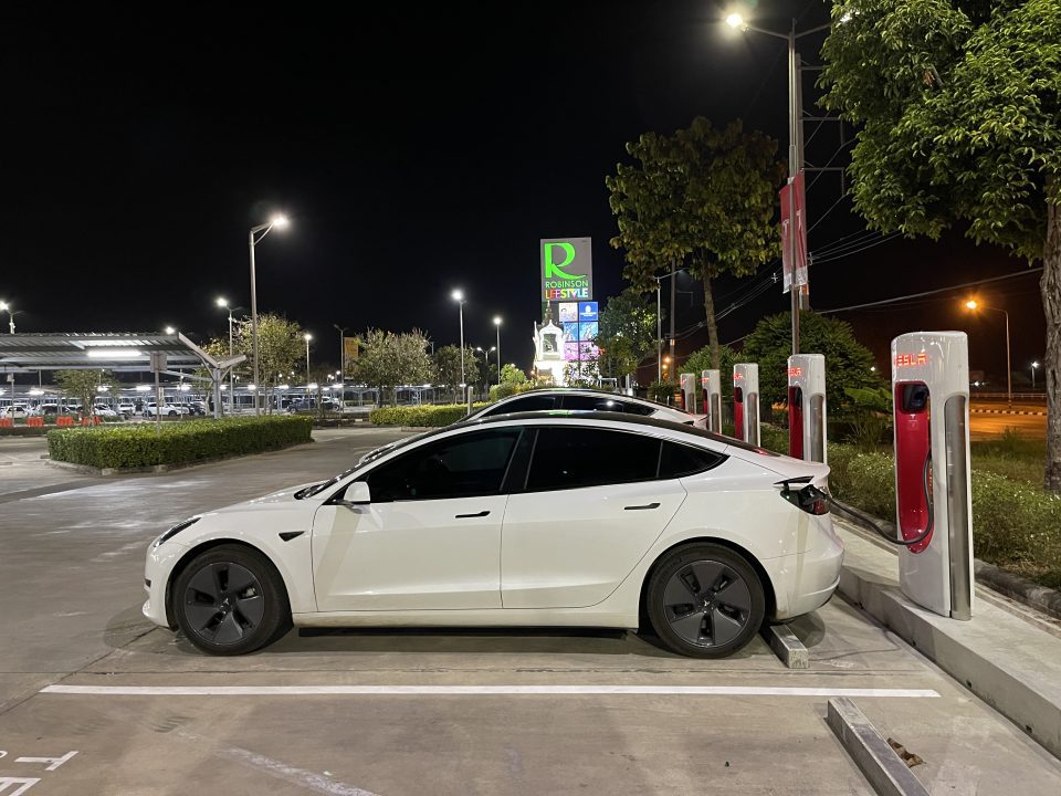 Tesla Supercharger 1