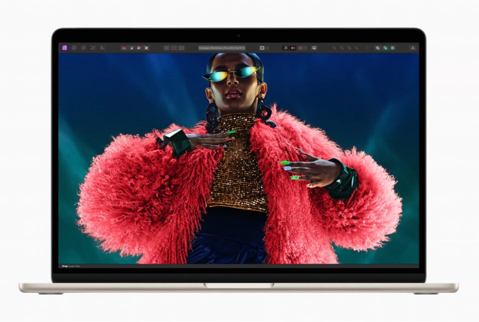 MacBook Air M2 2023 ราคาเริ่มต้น 34,900 บาท ซื้อรุ่นไหนดี
